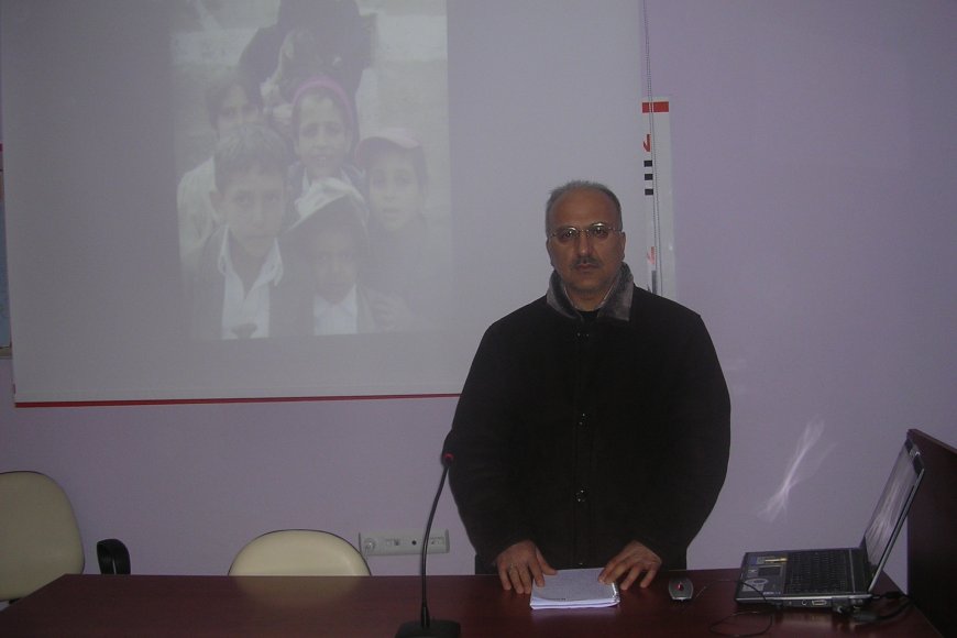 Seminerler Devam Ediyor