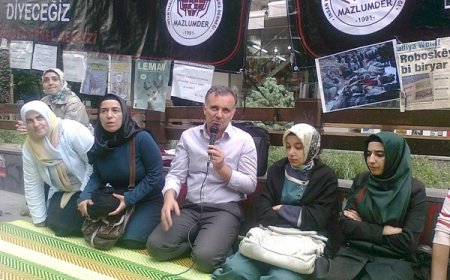 "ROBOSKİ İÇİN DUYGUNU PAYLAŞ” Standının İlk Konuğu Ayhan Bilgen