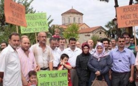 Ayasofya Müze Değil Camidir!