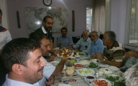 İHH ve Mazlumder yönetimi   İHH malatya şubesinde  kah valtıda buluştu