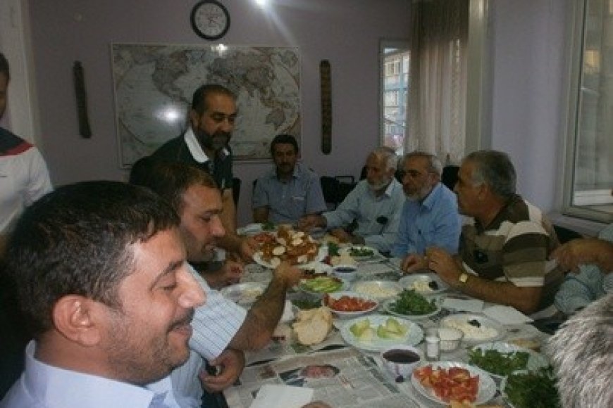 İHH ve Mazlumder yönetimi   İHH malatya şubesinde  kah valtıda buluştu