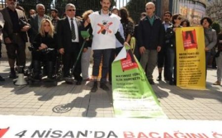 STK’lar, 4 Nisan Mayın Bilinci Geliştirme Günü’nde Galatasaray Meydanı’ndaydı