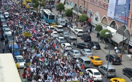 Binlerce Kişi Mursi’ye Destek İçin Yürüdü!