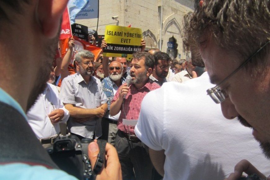 Konya'dan Mursi'ye destek