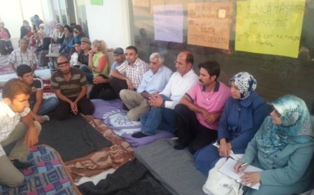 MAZLUMDER DEPREMZEDELERİN AÇLIK GREVİ EYLEMİNDEYDİ