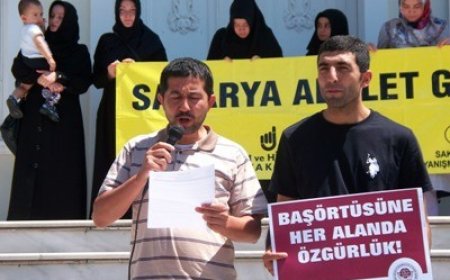 Yasakçı Yönetmelik Protesto Edildi!