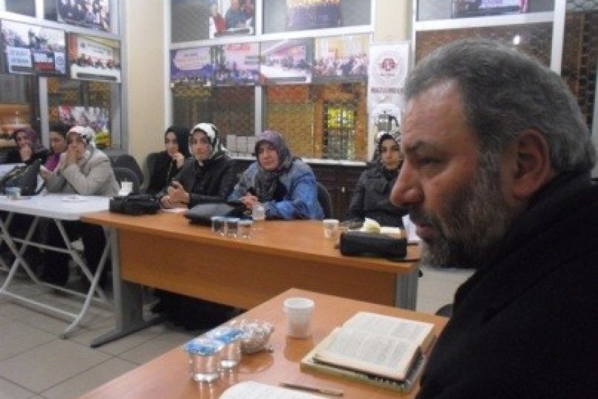 Hak ve Sorumluluk Ekseninde Kur'an Okumaları’nda Hak Savunucusu Aktivistin Dikkat Etmesi Gereken Noktalar Ele Alındı