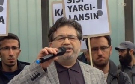 İDAM KARARLARI MISIR KONSOLOSLUĞU ÖNÜNDE PROTESTO EDİLDİ
