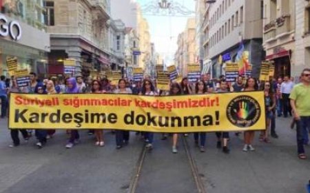 Suriyeli Sığınmacılara Yönelik Irkçılık ve Şiddet Taksim’de Protesto Edildi