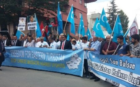 İlham Tohti için Çin Büyükelçiliği Önünde Basın Açıklaması