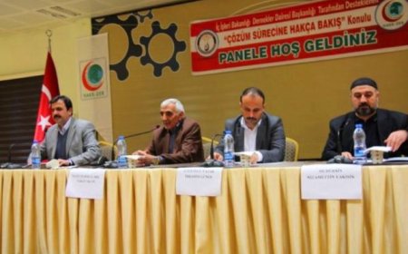 Van'da 'Çözüm Sürecine Hakça Bakış' paneli düzenlendi