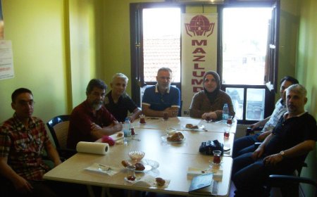 BÜTÜN İNSANLIĞA KARŞI YAPILMIŞ SURUÇ KATLİAMINI KINIYORUZ