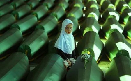 Srebrenitza Soykırımı'nı Unutmadık, Unutturmayacağız!