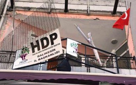 UYARIYORUZ: Siyaseti Hedef Alan Psikolojik ve Fiziki Saldırılar Kutuplaşmayı Büyütür!