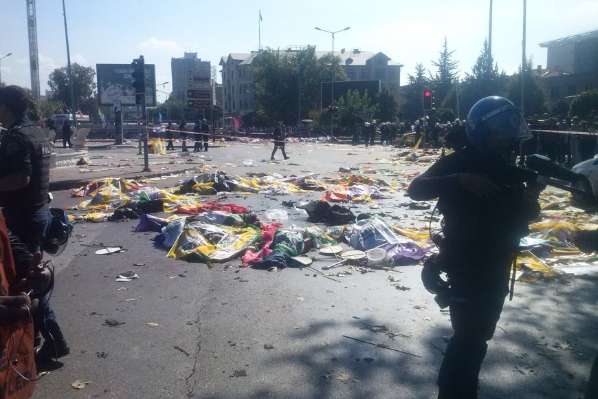 Ankara’da Barışı Hedef Alan Bombalı Saldırıları Lanetliyoruz!