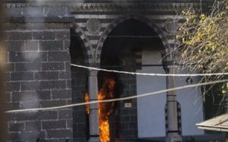 Kurşunlu Camii ve Sur İçindeki Tarihi Eserlerin Çatışmalarda Zarar Görmesi Kabul Edilemez!