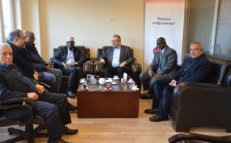 Somali Eski Cumhurbaşkanı Şerif Şeyh Ahmed, ve beraberindeki  heyetten MAZLUMDER e ziyaret