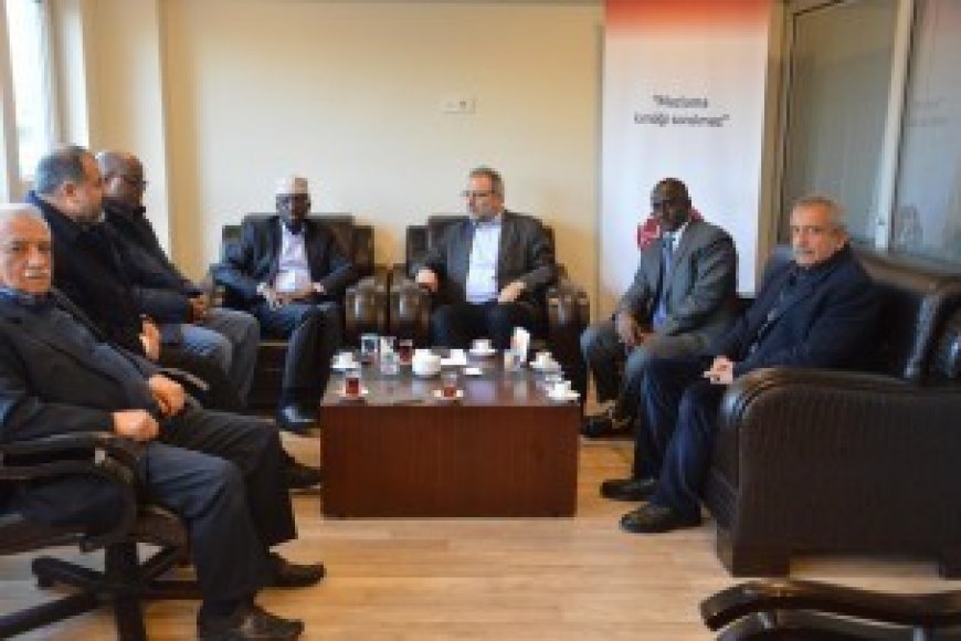 Somali Eski Cumhurbaşkanı Şerif Şeyh Ahmed, ve beraberindeki  heyetten MAZLUMDER e ziyaret