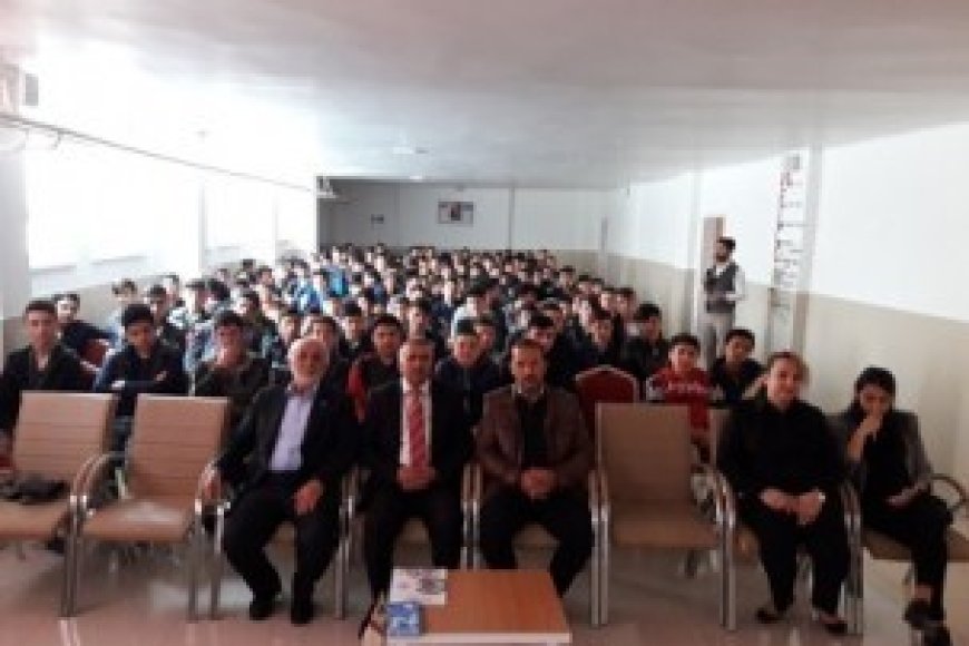 Okullarda İnsan Hakları Seminerleri - Hukukçu Taner AFŞAR - Yahyalı Erkek Anadolu İHL