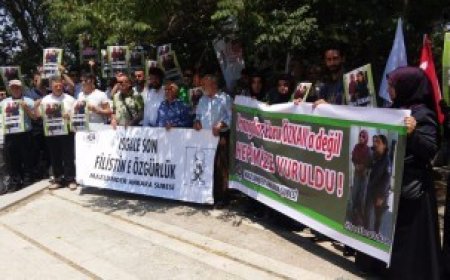 EBRU ÖZKAN'A VURULAN PRANGA İSLAM ALEMİNE VURULMUŞTUR