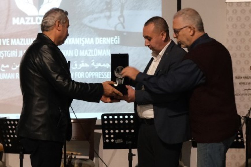 İnsan Hakları Örgütlü Mücadele Ödülü: SIĞINMACI HAKLARI PLATFORMU