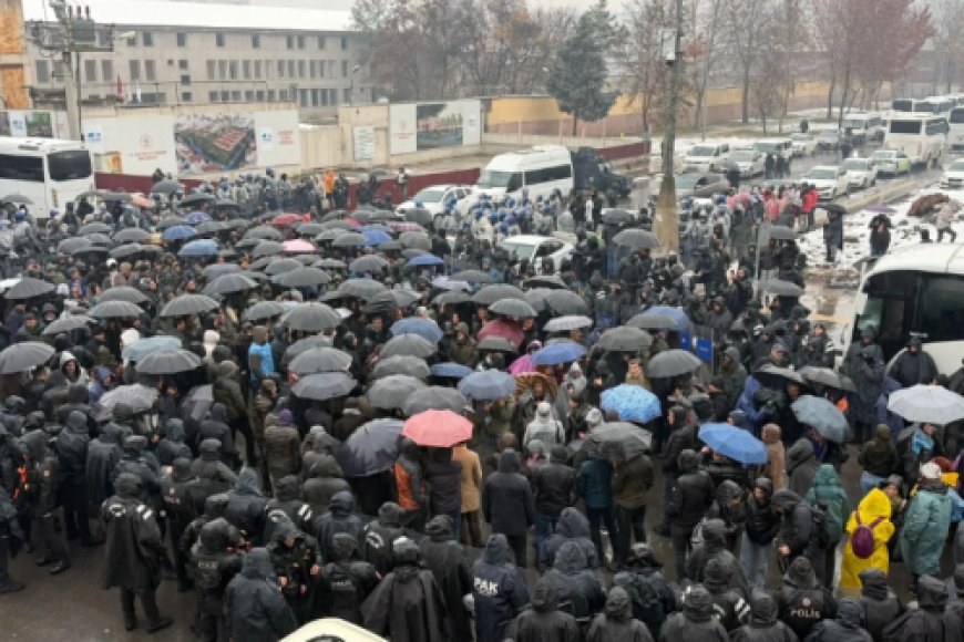 İfade Özgürlüğü ve Protesto Hakkının Baskı Altına Alınması Bir Hak İhlalidir